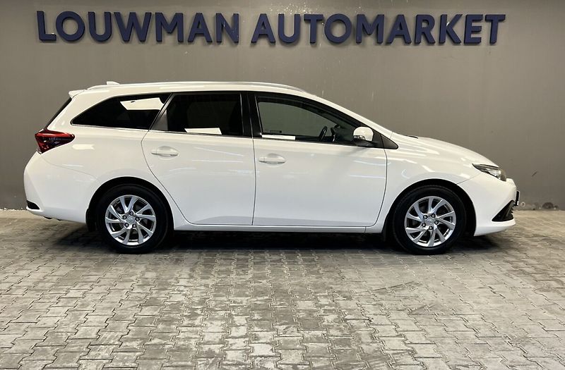 Toyota Auris Valvematic Touring Sports Acti - fotka 16 z 16