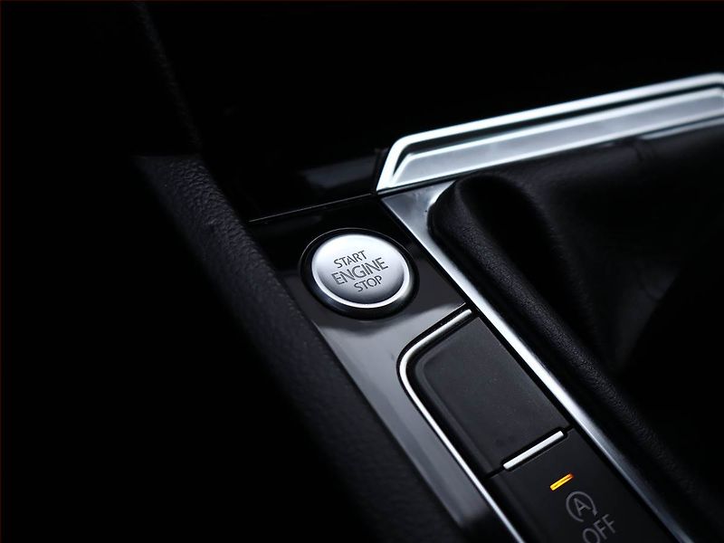 Volkswagen Passat (2018) Highline 2.0 TDI, Kůže, Navi - fotka 16 z 18