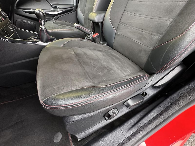 Ford EcoSport (2018) 1.0/92kW * ST-Line * Xenon - fotka 8 z 41