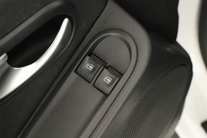 Dacia Duster (2017) 1.6 SCe, Tempomat - fotka 12 z 12