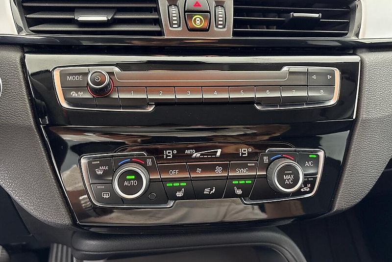 BMW X1 xDrive18d - fotka 19 z 23