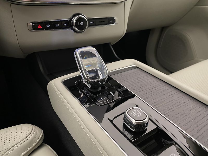 Volvo XC90 (2026) T8 AWD Plug-in BRIGHT PLUS 7m - fotka 38 z 67