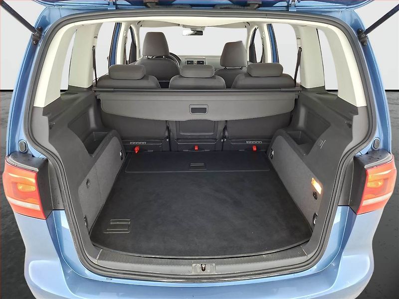 Volkswagen Touran (2011) 1.6 TDI, nová STK, servisované - fotka 13 z 14