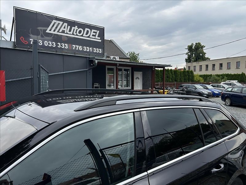 Škoda Superb 2,0 TDi DSG  BIXEN NAVI 1xMaji - fotka 46 z 50