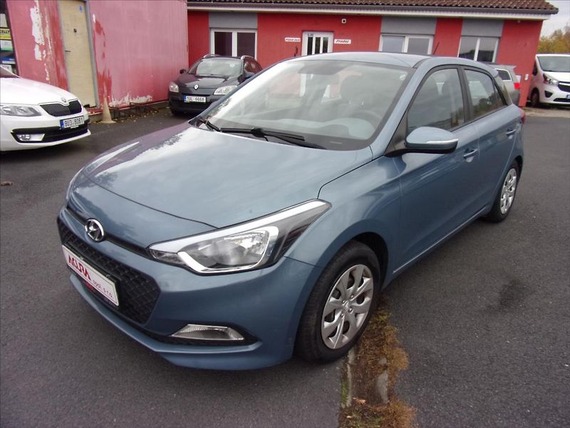 Hyundai i20 1,3 Classic - fotka 7 z 26