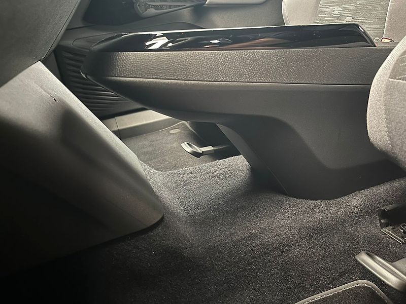 Volkswagen ID.5 Pro 77kWh SoH 96.3% tov.záruka - fotka 32 z 72