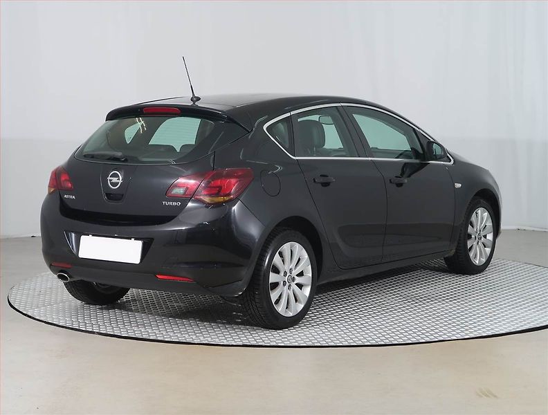 Opel Astra (2010) 1.4 T, po STK, dobrý stav - fotka 5 z 17