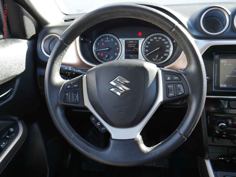 Suzuki Vitara (2018) 1.6VVTi 4x4, AC, TZ, park - fotka 13 z 21