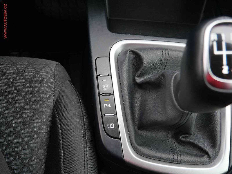 Kia Ceed (2024) 1.5 TGDi, 1.maj,ČR, AC - fotka 17 z 25