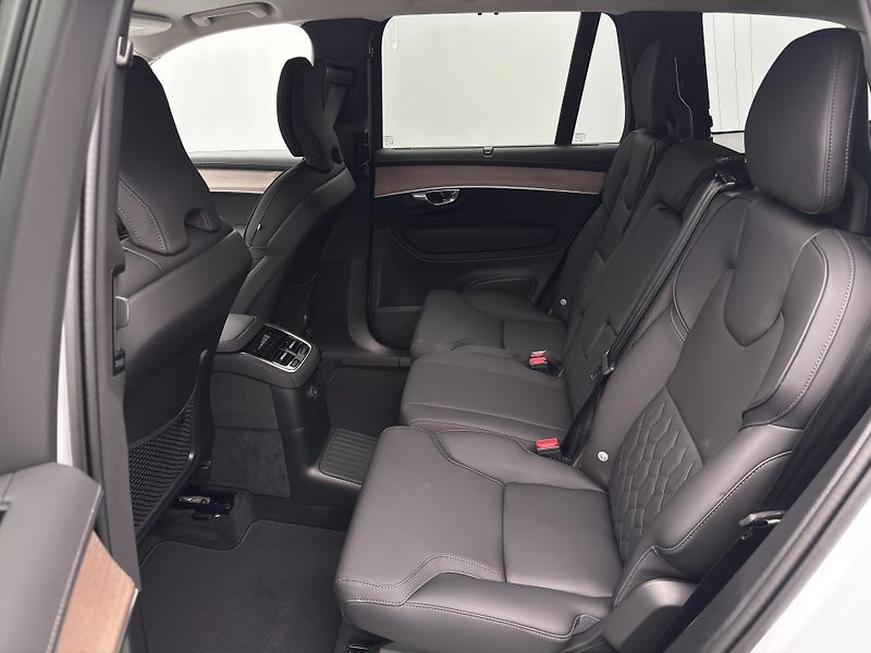 Volvo XC90 (2026) T8 AWD Plug-in BRIGHT PLUS 7m - fotka 6 z 27