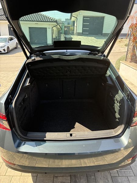 Škoda Superb (2021) - fotka 12 z 14