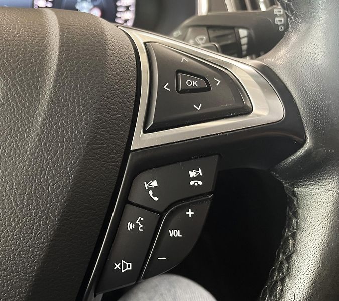 Ford S-MAX Titanium 132kW AT AWD, 7 MÍST - fotka 19 z 34