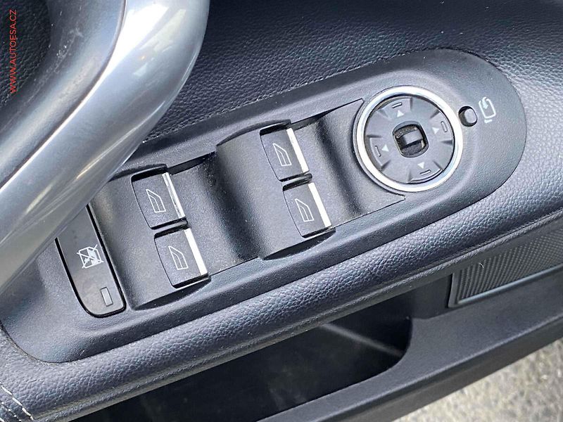 Ford Mondeo (2008) 2.2 TDCi, autoAC - fotka 11 z 20