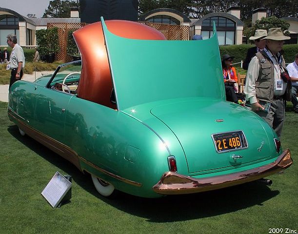 U vozu Chrysler Thunderbolt se schovává pevná střecha do prostoru za sedadly., zdroj: Wikimedia Commons, Rex Gray, CC BY 2.0