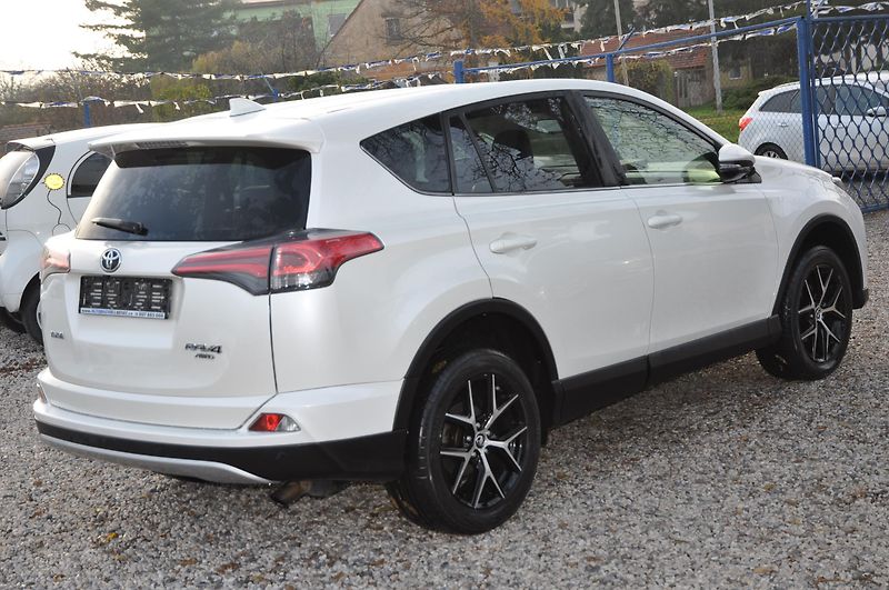 Toyota RAV4 2.0VVTi 112kW 4x4 Automat - fotka 3 z 22