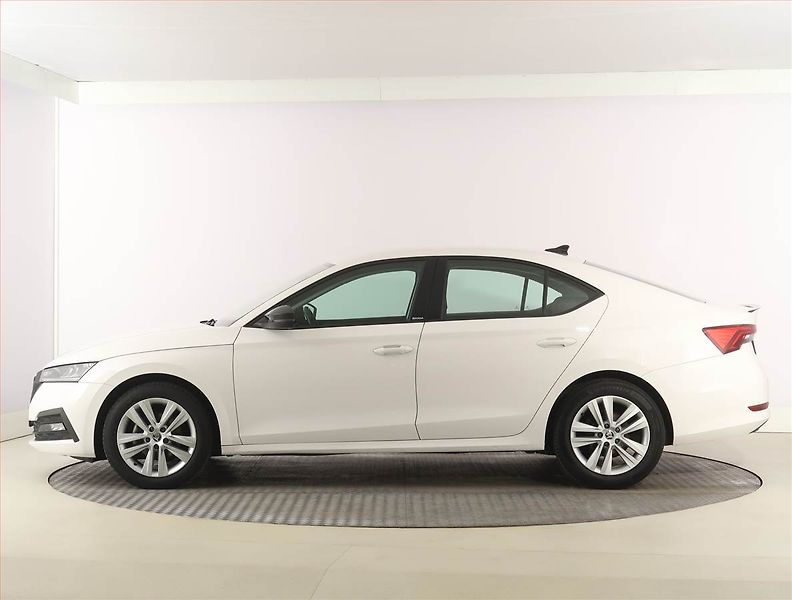 Škoda Octavia (2022) Ambition Plus 1.5 TSI - fotka 3 z 25