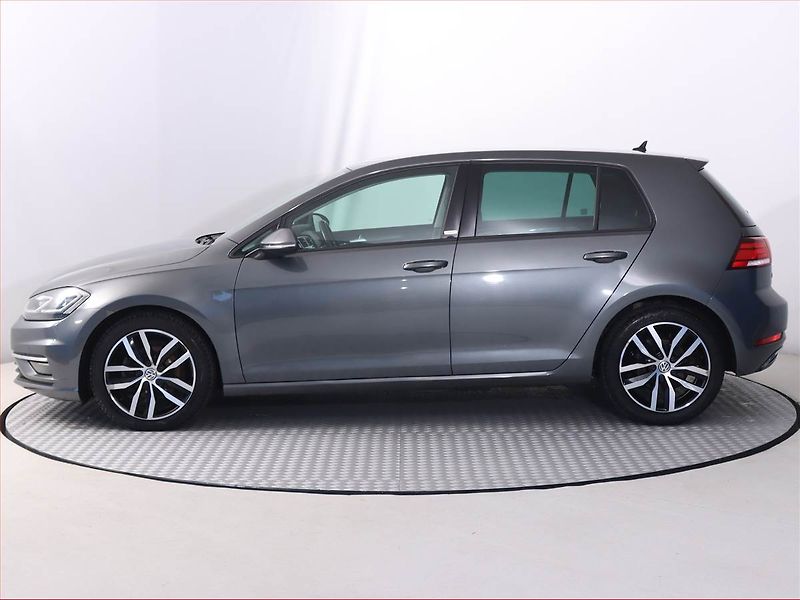 Volkswagen Golf (2019) 1.6 TDI, Automat, Navi - fotka 3 z 21