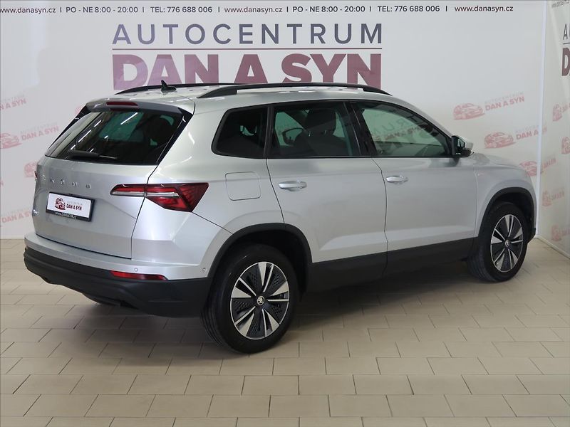 Škoda Karoq 2,0 TDI DSG Tour 1.majitel - fotka 4 z 42