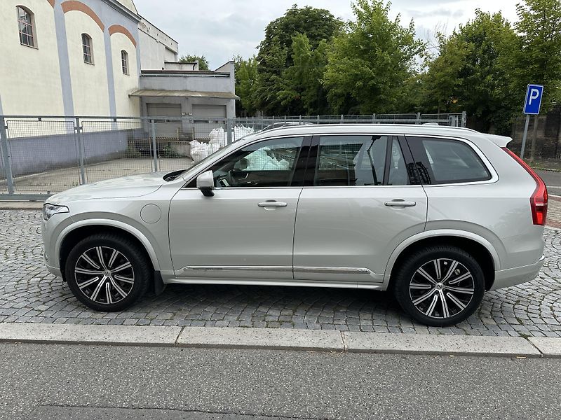 Volvo XC90 T8 plug-in hybrid Recharge - fotka 11 z 32