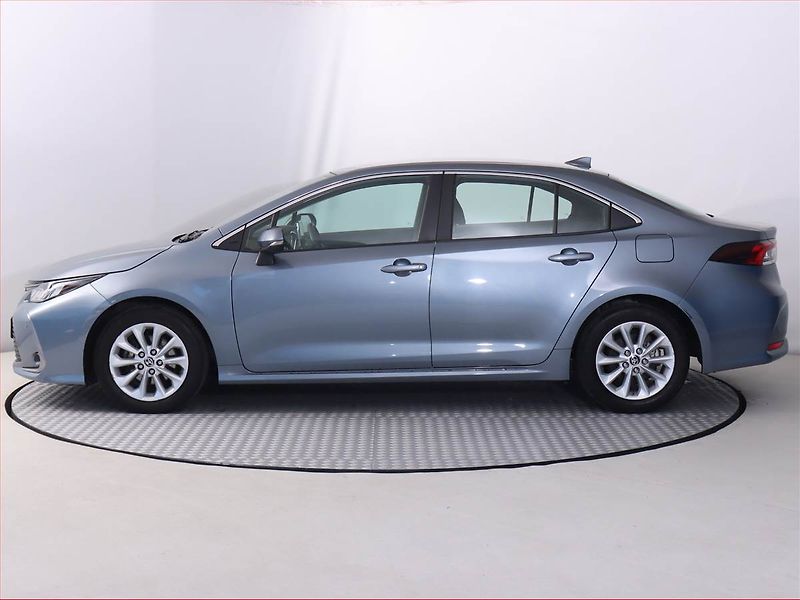 Toyota Corolla (2022) 1.5 VVT-i, Serv.kniha - fotka 3 z 19
