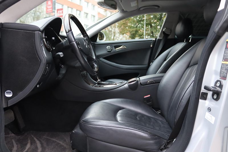 Mercedes-Benz CLS Mercedes-Benz CLS 500 V8 C219 - fotka 24 z 50