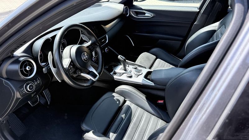 Alfa Romeo Giulia (2023) 2.2D,SPRINT,AT8,ZÁRUKA - fotka 52 z 56