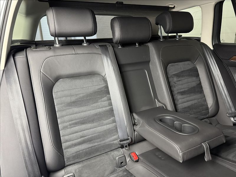 Volkswagen Passat 2,0 TDi  DSG Highline Virtual - fotka 15 z 49