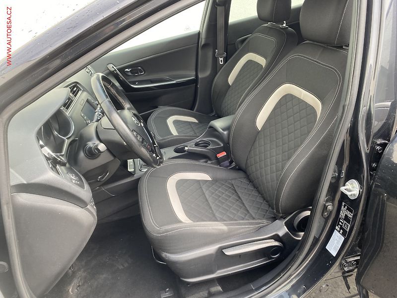 Kia Ceed (2016) 1.6 CRDi, GT Line - fotka 9 z 16