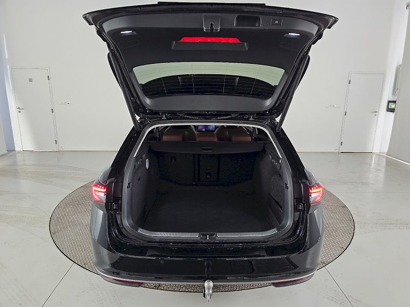 Škoda Superb (2024) combi 2.0TDi142kW 4x4 LAURIN A - fotka 30 z 30