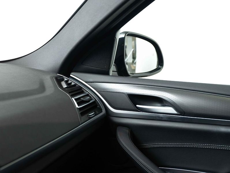 BMW X4 xDrive30d - fotka 15 z 23