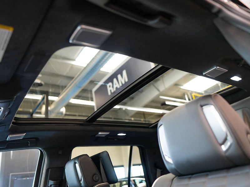 Cadillac Escalade (2026) 6.2 V8 Sport Platinum 2026 - fotka 38 z 46