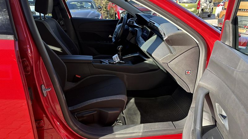 Peugeot 308 1.2 130k Active - fotka 13 z 15