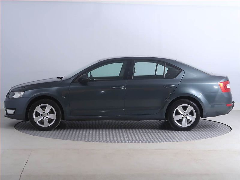 Škoda Octavia (2017) 2.0 TDI, Tempomat - fotka 3 z 17
