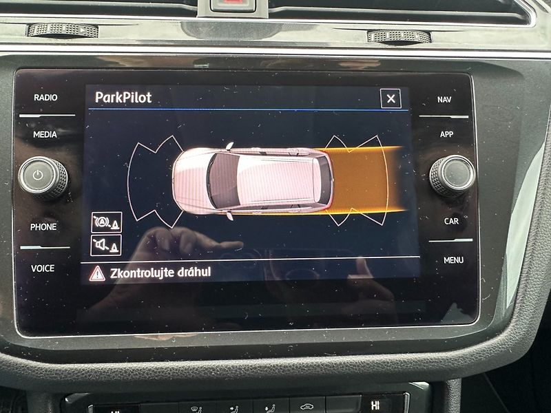 Volkswagen Tiguan 2.0 TDI 110kW/4x4/DSG/Navi - fotka 42 z 47