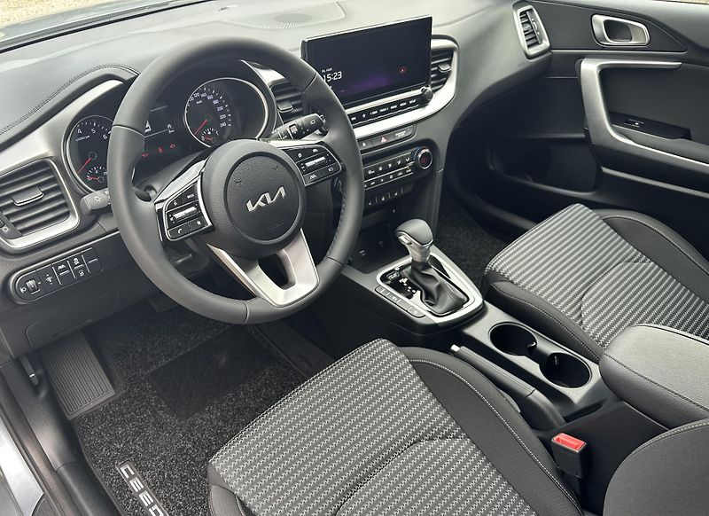 Kia Ceed SW (2025) 1,5 T-GDi 7DCT TOP - fotka 4 z 6