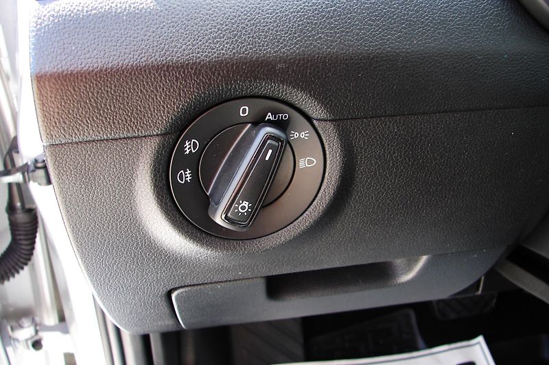 Škoda Octavia 2.0 TDi DSG LED NAVI ČR-ZADÁNO - fotka 20 z 43