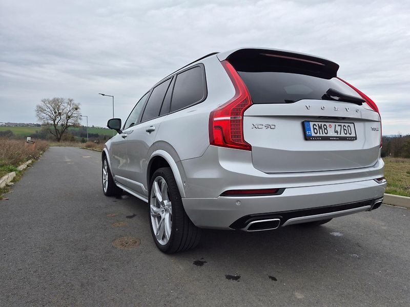 Volvo XC90 (2019) 2.0 /288kW - fotka 5 z 37