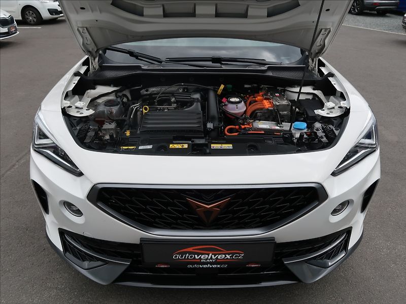 Cupra Formentor 1,4 TSi,150kW,e-Hybrid,DPH - fotka 22 z 29