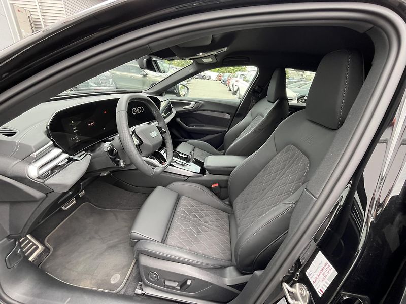 Audi A5 2.0TDi Quattro 150kW S-Line - fotka 7 z 23