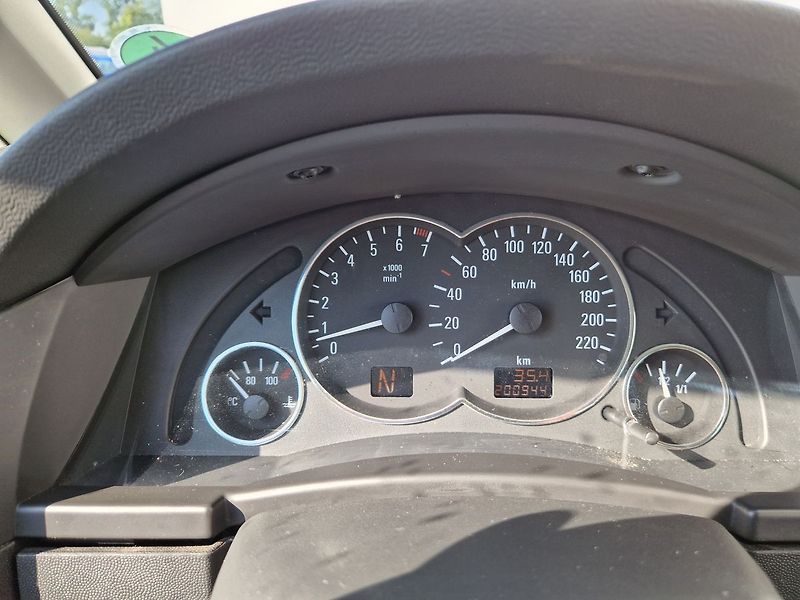 Opel Meriva 1.6 16V Automat - fotka 11 z 28