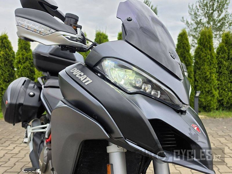 Ducati Multistrada 1200 S (2017) - fotka 9 z 19