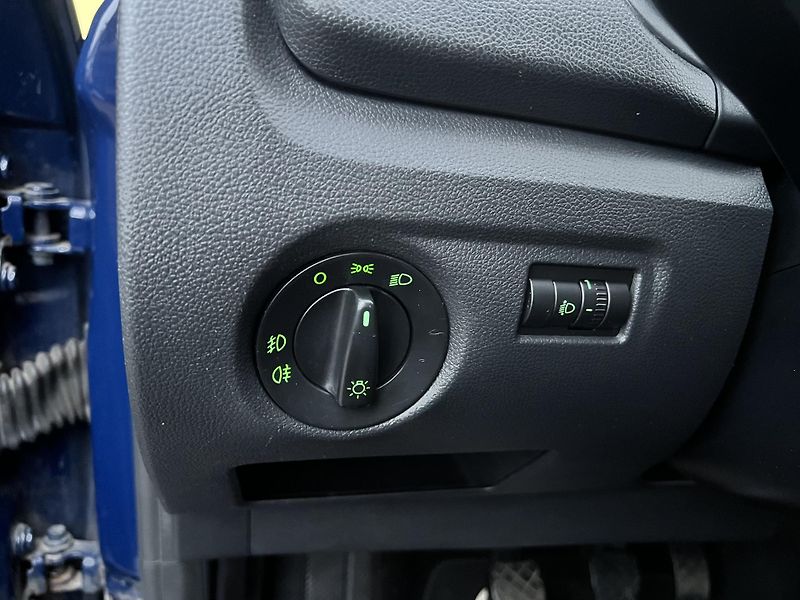 Škoda Roomster 1.6TDI 66KW,KLIMA,ESP,1MAJ - fotka 33 z 43