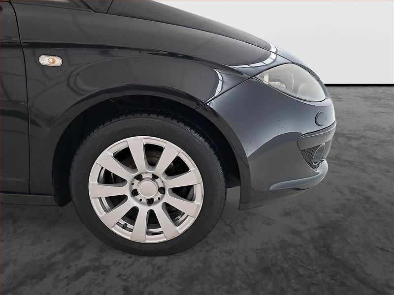 Seat Altea (2006) 2.0 TDI, po STK, zamluveno - fotka 15 z 17