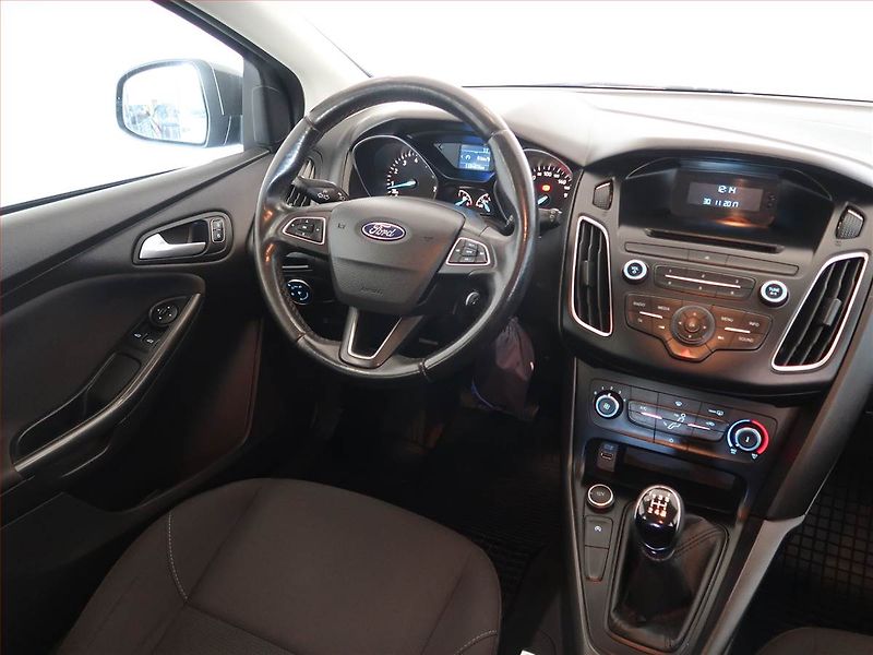 Ford Focus (2018) 1.0 EcoBoost - fotka 7 z 12