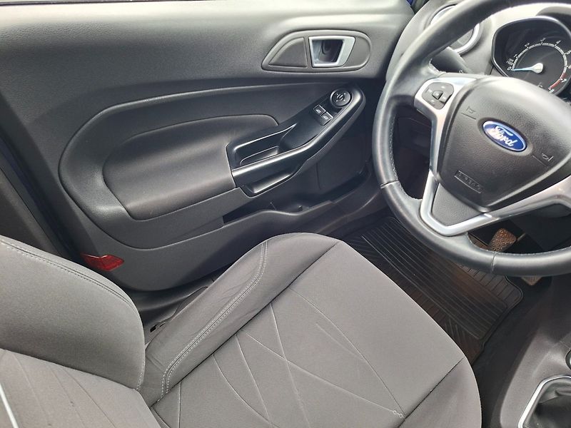 Ford Fiesta (2014) 1.0i 74kW -S.KNIHA-TAŽ.ZAŘ. - fotka 11 z 33