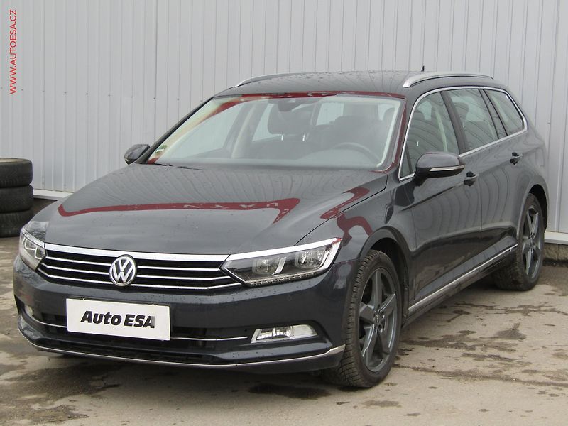 Volkswagen Passat (2018) 2.0TDi, Highline, DSG, LED - fotka 3 z 21