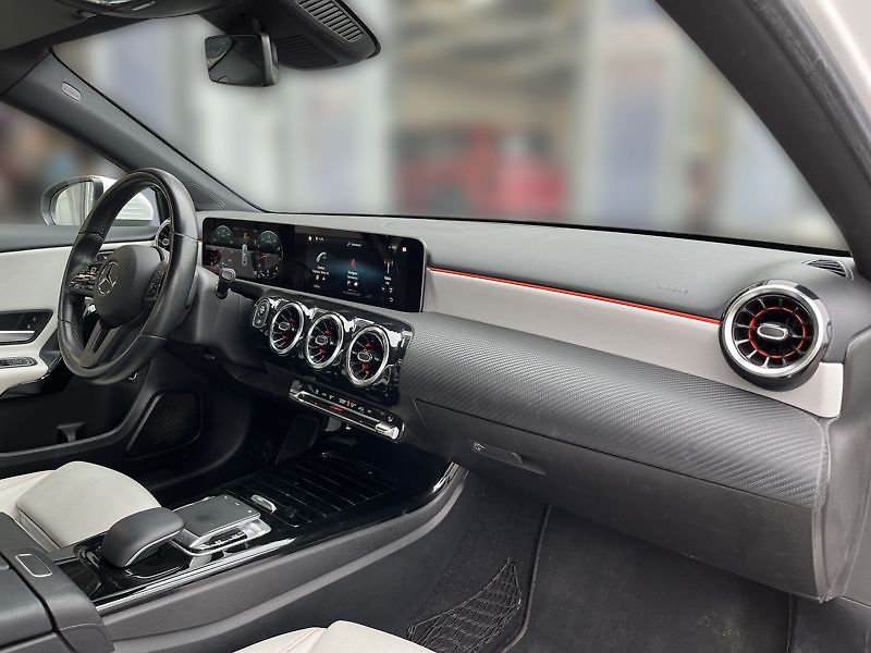 Mercedes-Benz Třídy A 200 sedan - fotka 15 z 21