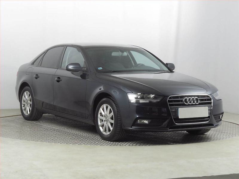 Audi A4 (2013) 2.0 TDI, Park. senzory - fotografie inzerátu