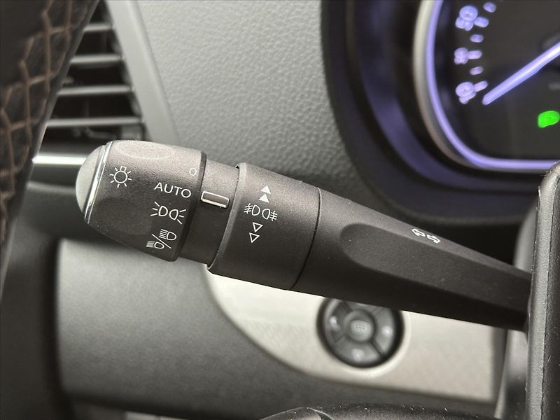 Citroën SpaceTourer 2,0 BlueHDi 150 M Feel CZ - fotka 22 z 38