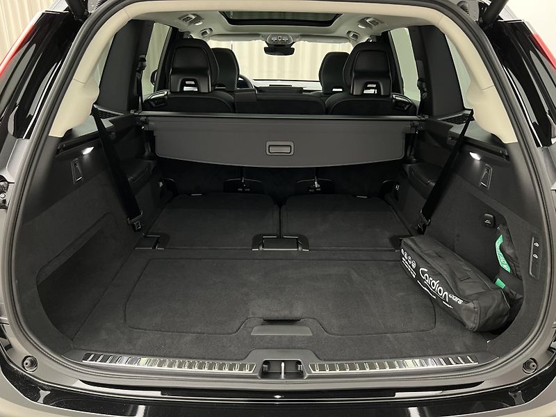 Volvo XC90 (2026) B5 AWD DARK PLUS - fotka 7 z 43